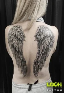 Loch Studio Tattoo - Skrzydła na plecach