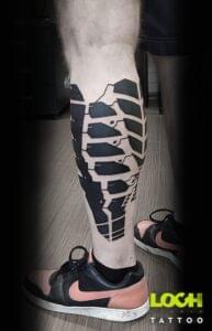 Loch Studio Tattoo - Tatuaż na nodze