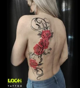 Loch Studio Tattoo - Róże na plecach