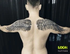 Loch Studio Tattoo - Skrzydła na ramionach