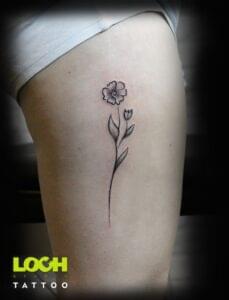 Loch Studio Tattoo - mały tatuaż kwiatek