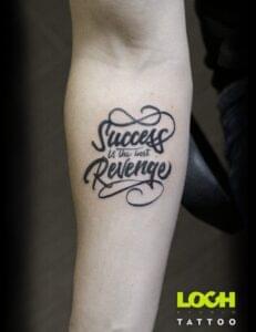 Loch Studio Tattoo - mały tatuaż napis