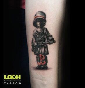 Loch Studio Tattoo - Mały powstaniec