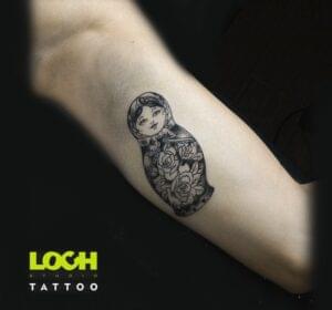 Loch Studio Tattoo - mały tatuaż matrioszka