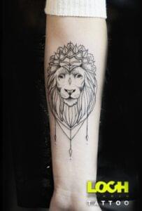 Loch Studio Tattoo - Tatuaż na ramieniu