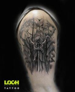 Loch Studio Tattoo - Anioł na ramieniu