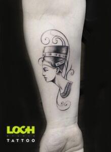 Loch Studio Tattoo - mały tatuaż Nefretiti