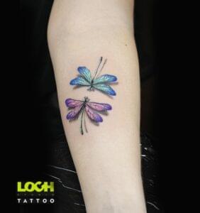 Loch Studio Tattoo - mały tatuaż kolorowe ważki