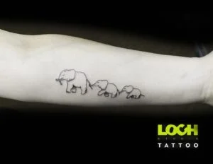 Loch Studio Tattoo - mały tatuaż rodzina słoni