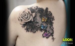 Loch Studio Tattoo - Róża z kolorowymi motylami