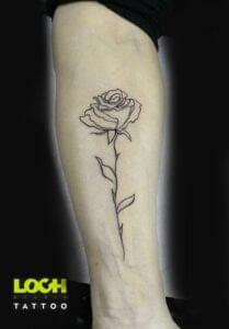Loch Studio Tattoo - mały tatuaż róża