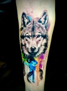 Loch Studio Tattoo - Kolorowy wilk